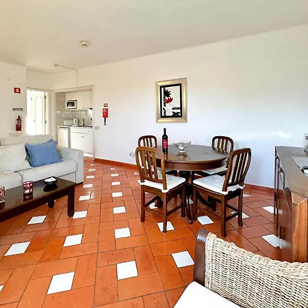 Portas Da 406 T1 Apartment
